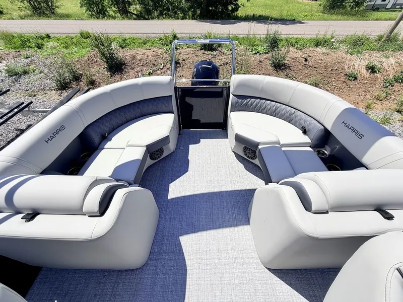 Slide: The Image of Harris Cruiser 210 CWDH 2026 - 25