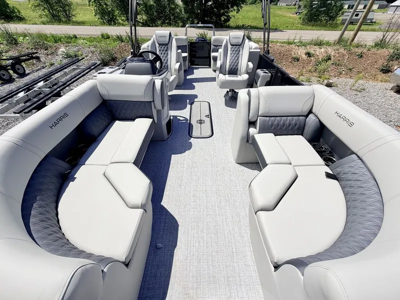 Slide: The Image of Harris Cruiser 210 CWDH 2026 - 44