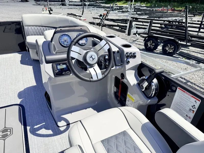 Slide: The Image of Harris Cruiser 210 CWDH 2026 - 35