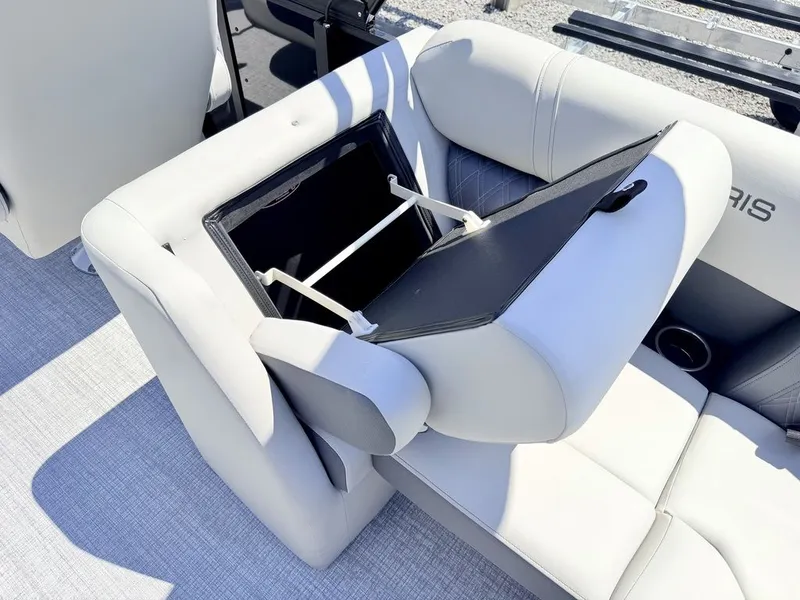 Slide: The Image of Harris Cruiser 210 CWDH 2026 - 13
