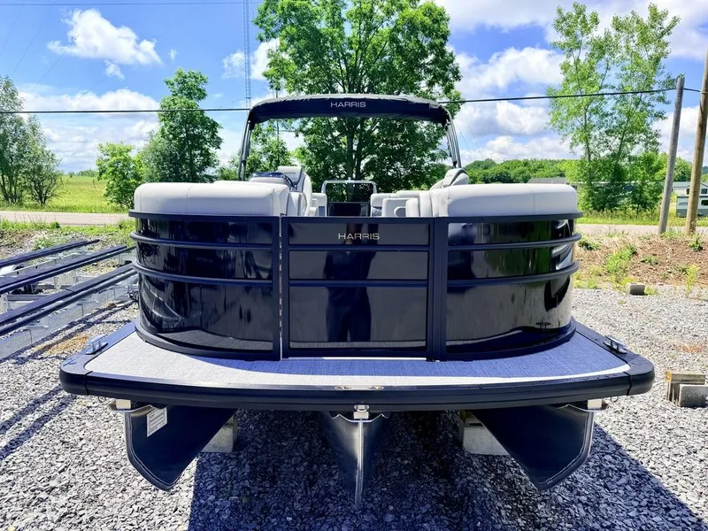 Slide: The Image of Harris Cruiser 210 CWDH 2026 - 1