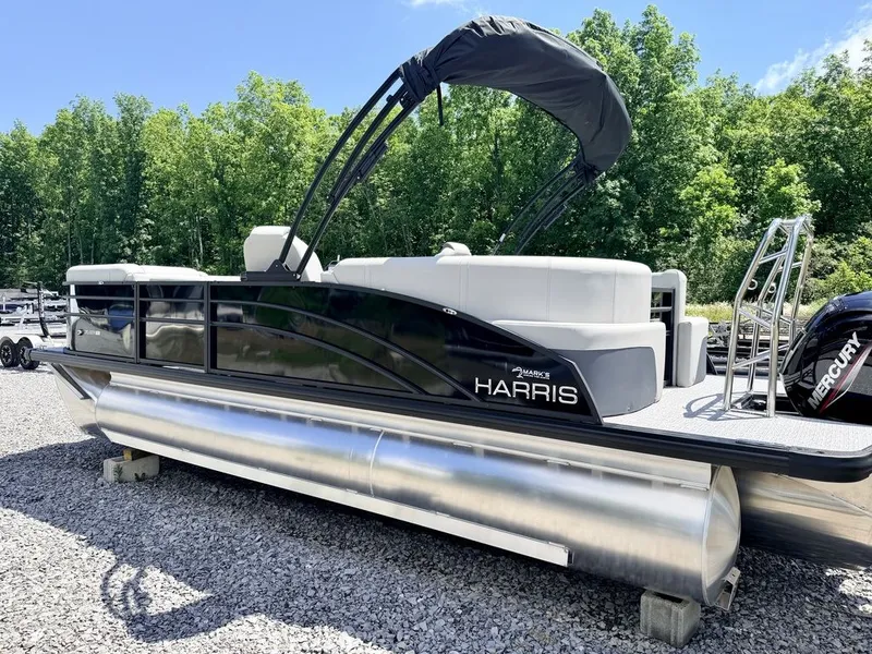 Slide: The Image of Harris Cruiser 210 CWDH 2026 - 4
