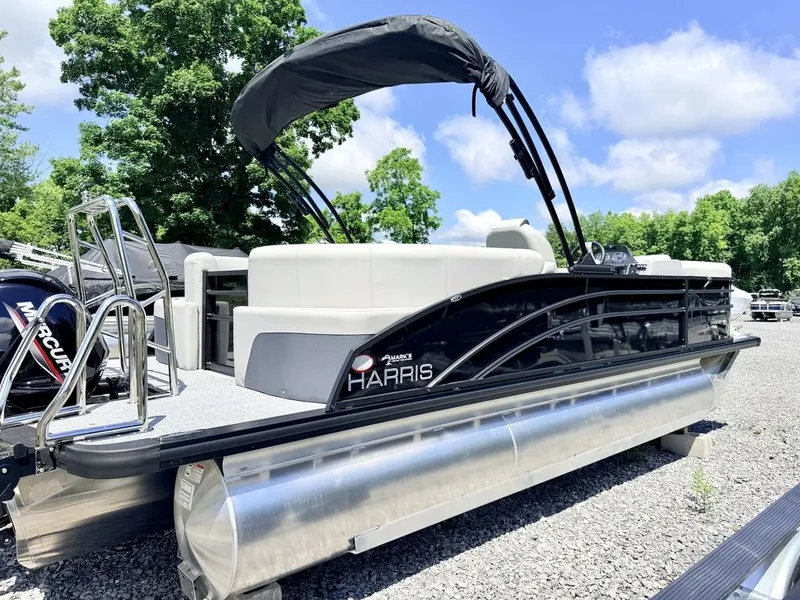 Slide: The Image of Harris Cruiser 210 CWDH 2026 - 9