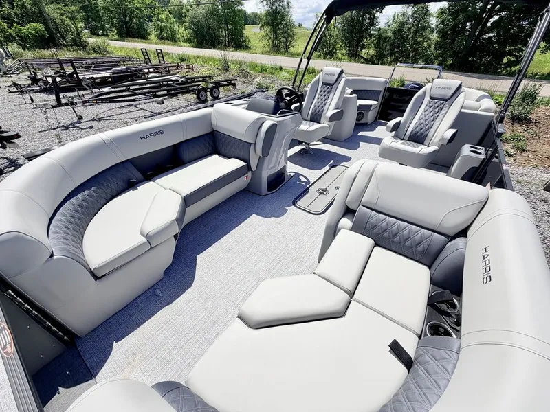 Slide: The Image of Harris Cruiser 210 CWDH 2026 - 43