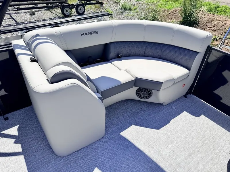 Slide: The Image of Harris Cruiser 210 CWDH 2026 - 23