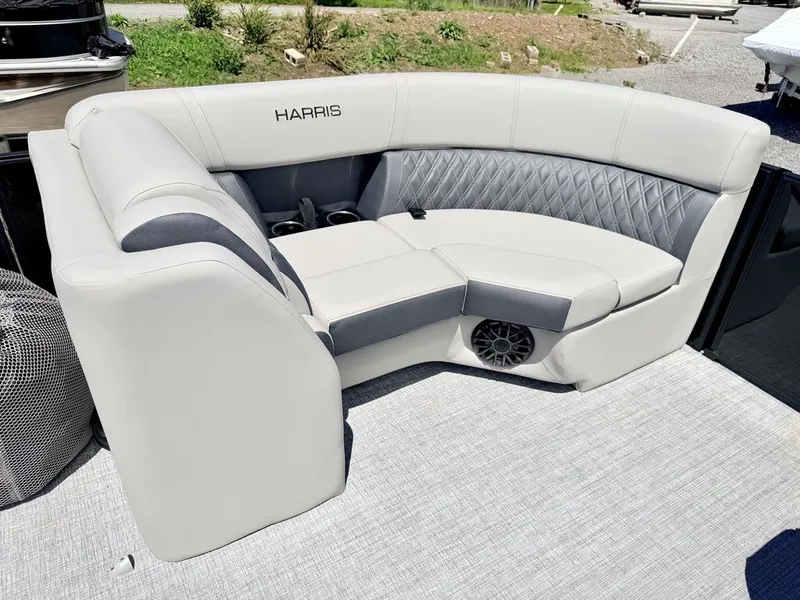 Slide: The Image of Harris Cruiser 210 CWDH 2026 - 28