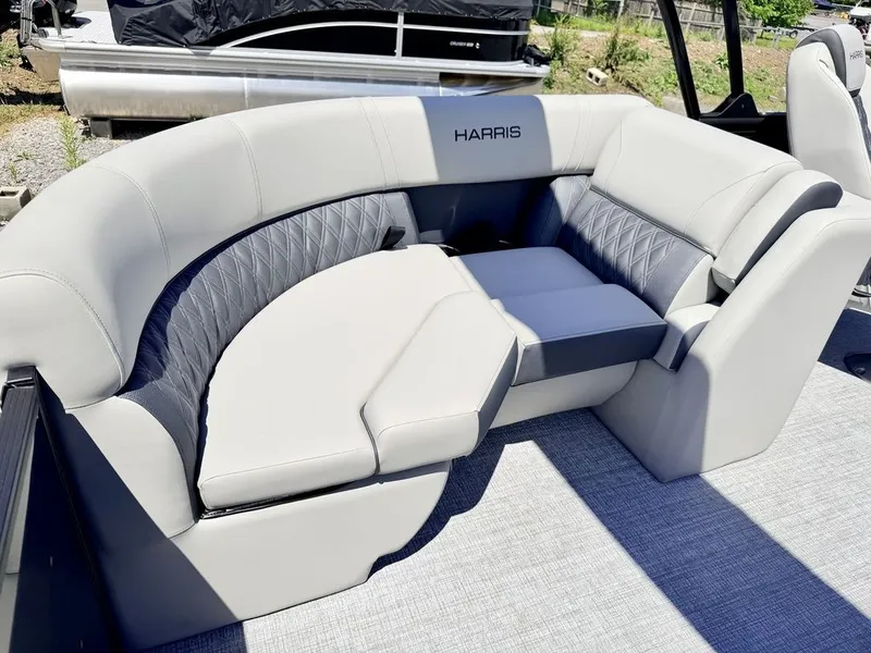 Slide: The Image of Harris Cruiser 210 CWDH 2026 - 16