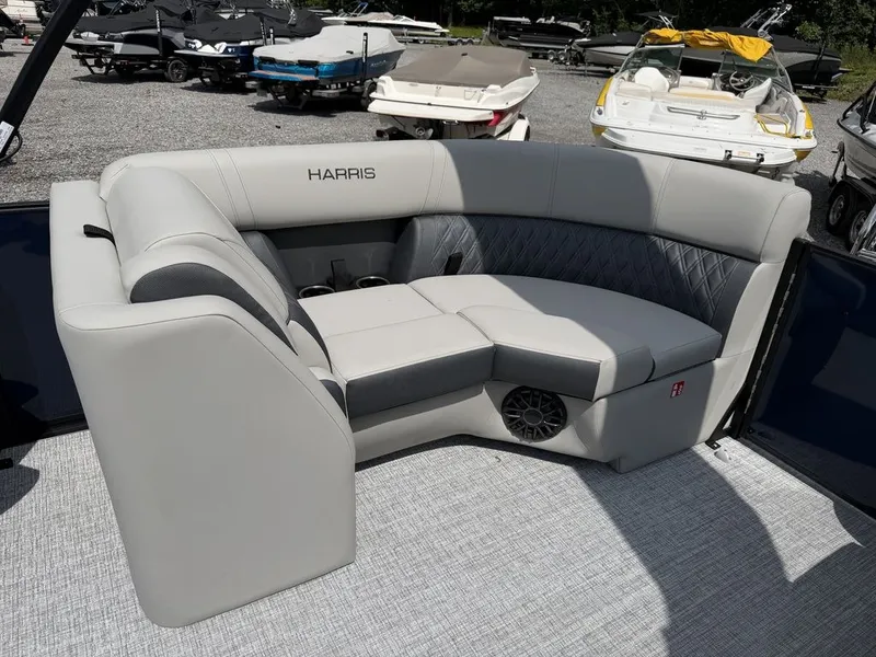 Slide: The Image of Harris Cruiser 210 CWDH 2026 - 33
