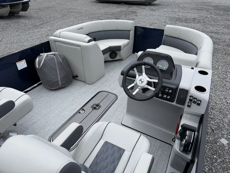 Slide: The Image of Harris Cruiser 210 CWDH 2026 - 14