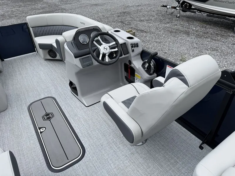 Slide: The Image of Harris Cruiser 210 CWDH 2026 - 11
