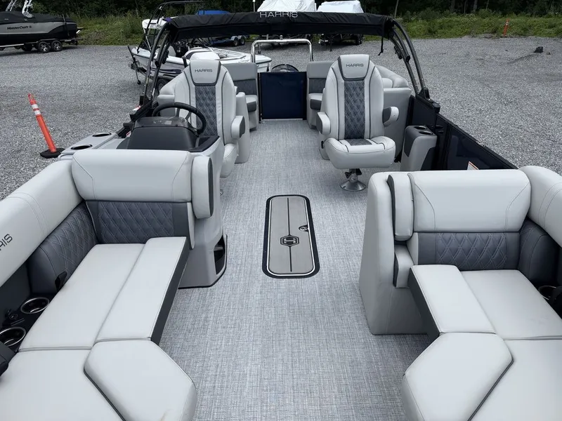 Slide: The Image of Harris Cruiser 210 CWDH 2026 - 36