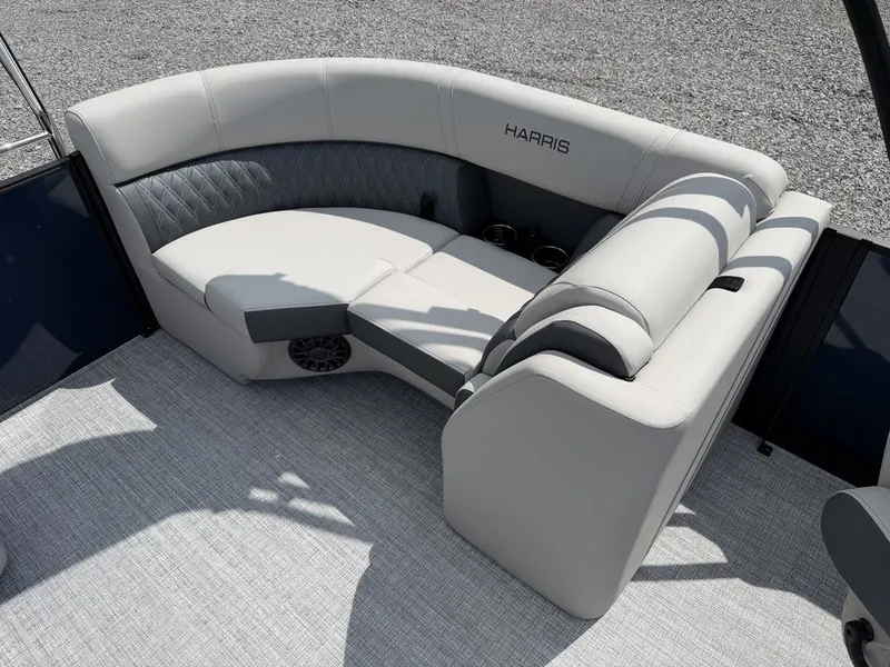 Slide: The Image of Harris Cruiser 210 CWDH 2026 - 34