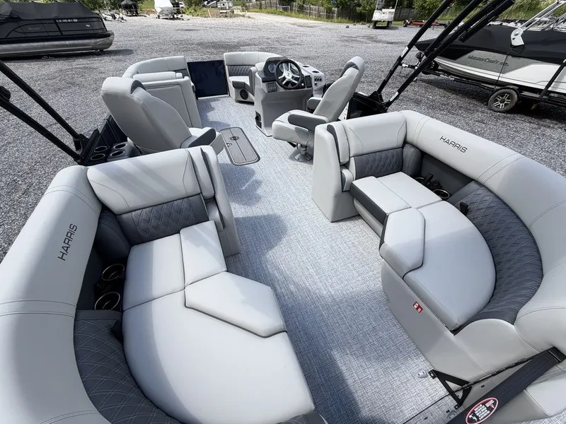 Slide: The Image of Harris Cruiser 210 CWDH 2026 - 28