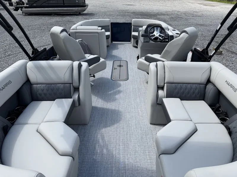 Slide: The Image of Harris Cruiser 210 CWDH 2026 - 29