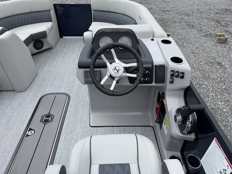 Slide: The Image of Harris Cruiser 210 CWDH 2026 - 13