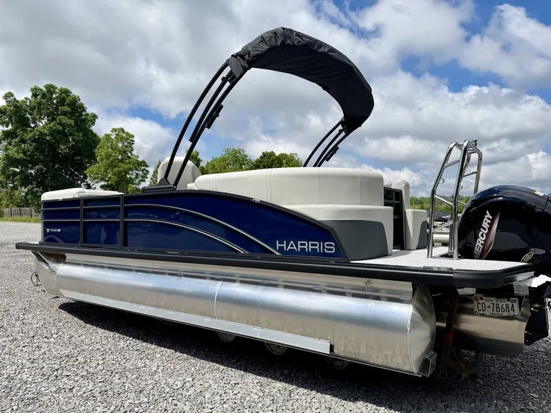 Slide: The Image of Harris Cruiser 210 CWDH 2026 - 3