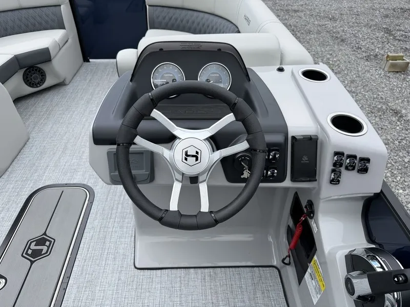 Slide: The Image of Harris Cruiser 210 CWDH 2026 - 15