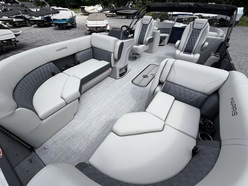 Slide: The Image of Harris Cruiser 210 CWDH 2026 - 40