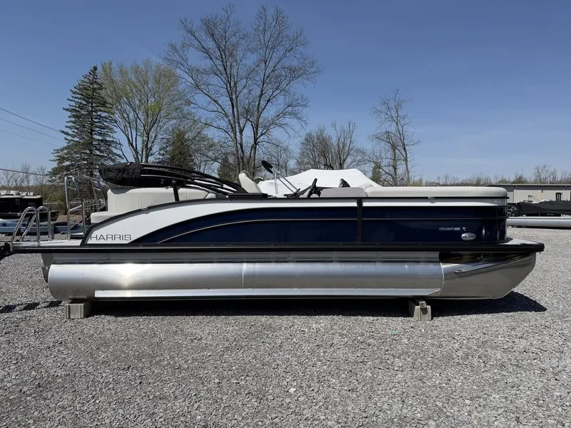 Slide: The Image of Harris Cruiser 230 CWDH 2026 - 2