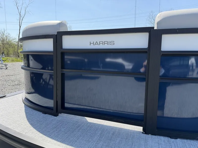 Slide: The Image of Harris Cruiser 230 CWDH 2026 - 6