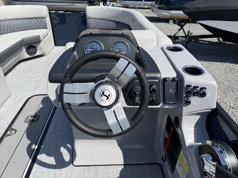 Slide: The Image of Harris Cruiser 230 CWDH 2026 - 29