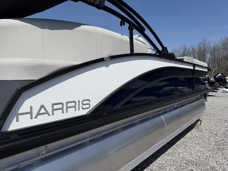 Slide: The Image of Harris Cruiser 230 CWDH 2026 - 4