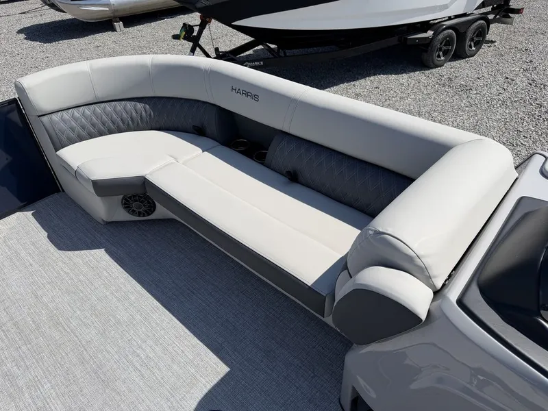 Slide: The Image of Harris Cruiser 230 CWDH 2026 - 14