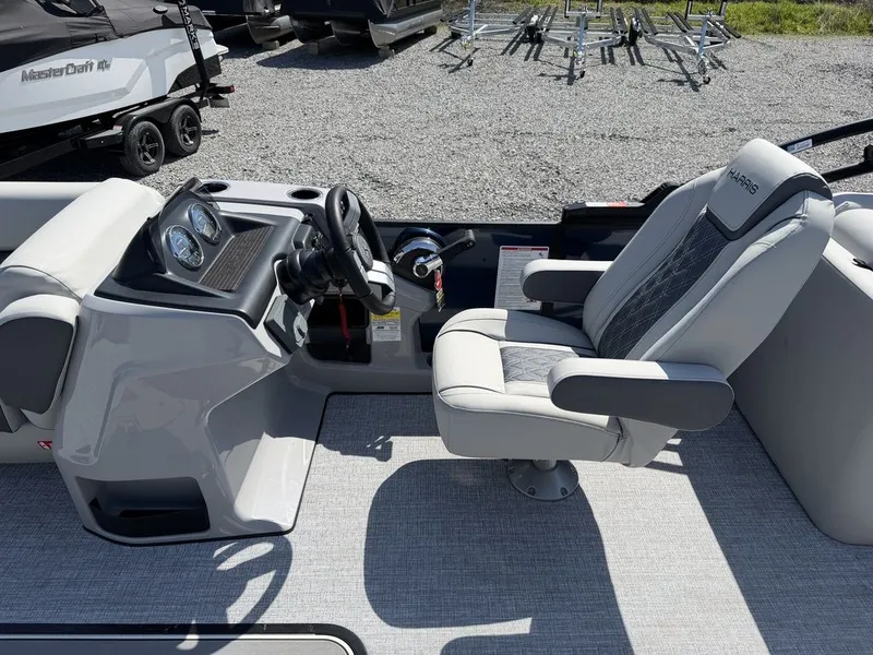 Slide: The Image of Harris Cruiser 230 CWDH 2026 - 25