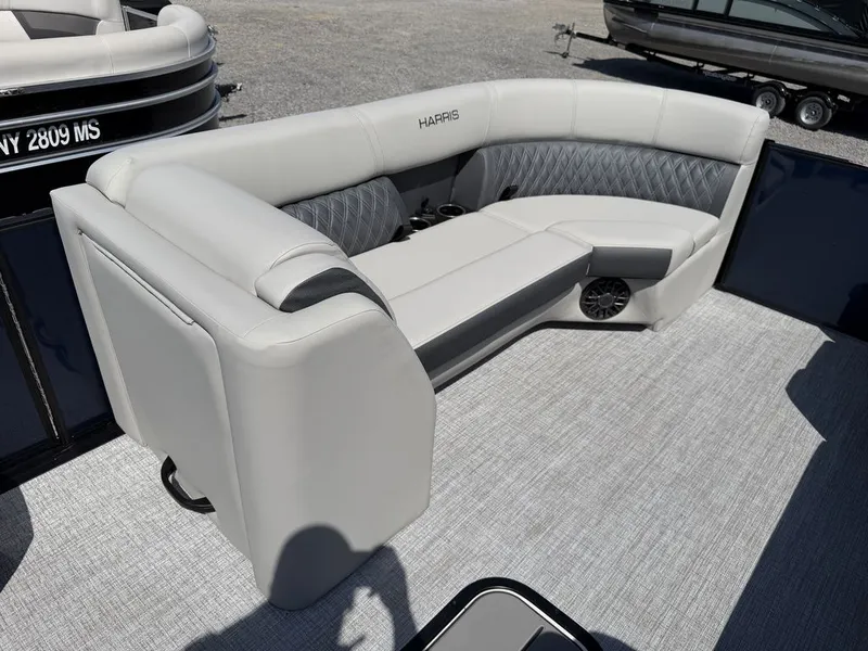 Slide: The Image of Harris Cruiser 230 CWDH 2026 - 15