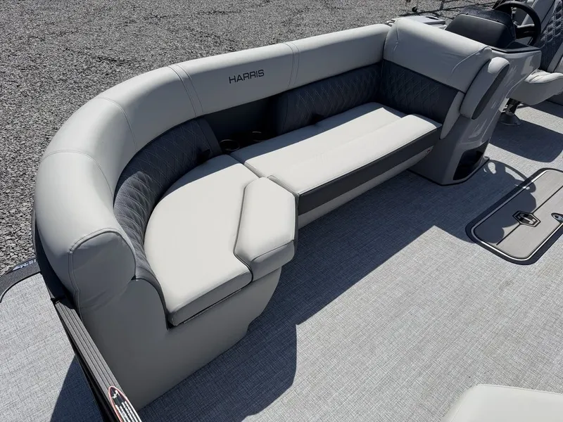 Slide: The Image of Harris Cruiser 230 CWDH 2026 - 12