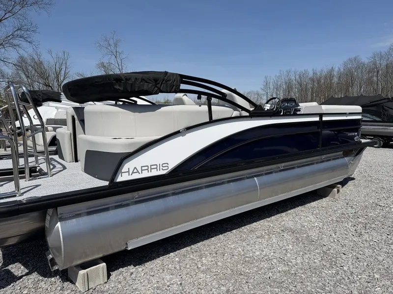 Slide: The Image of Harris Cruiser 230 CWDH 2026 - 3