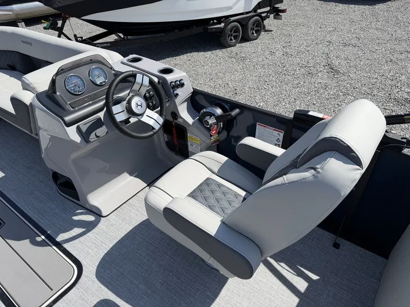 Slide: The Image of Harris Cruiser 230 CWDH 2026 - 26