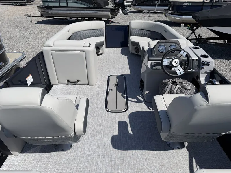 Slide: The Image of Harris Cruiser 230 CWDH 2026 - 23