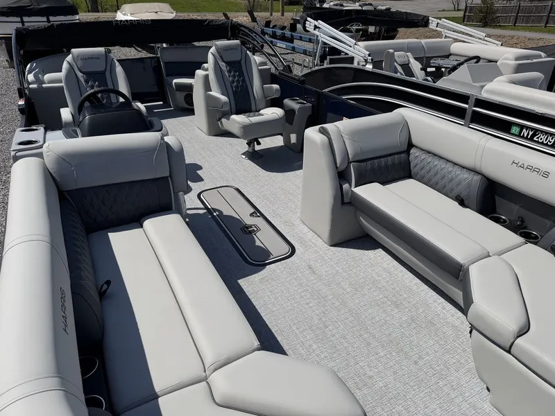 Slide: The Image of Harris Cruiser 230 CWDH 2026 - 9