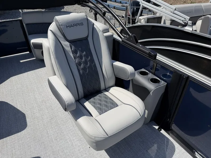 Slide: The Image of Harris Cruiser 230 CWDH 2026 - 17