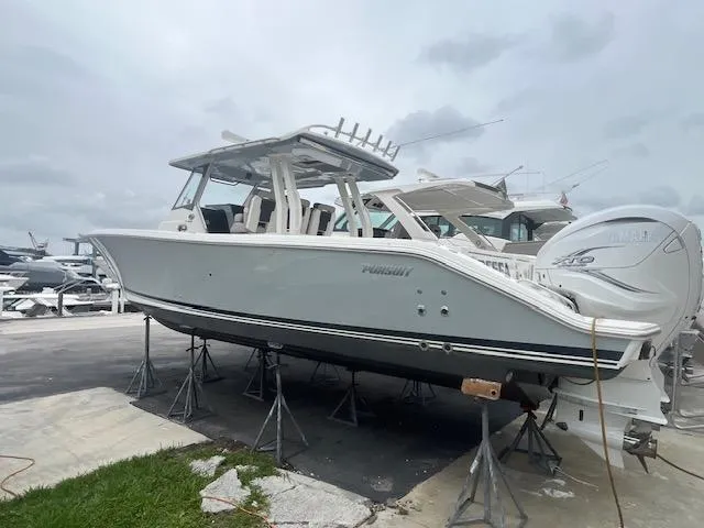The Image of Pursuit S 358 Sport 2023 - undefined