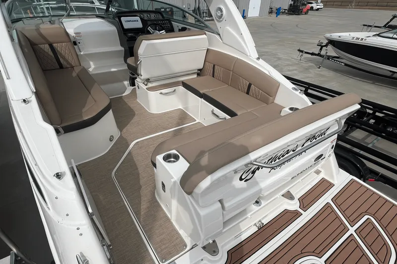 Slide: The Image of Sea Ray 260 SUNDANCER 2017 - 8