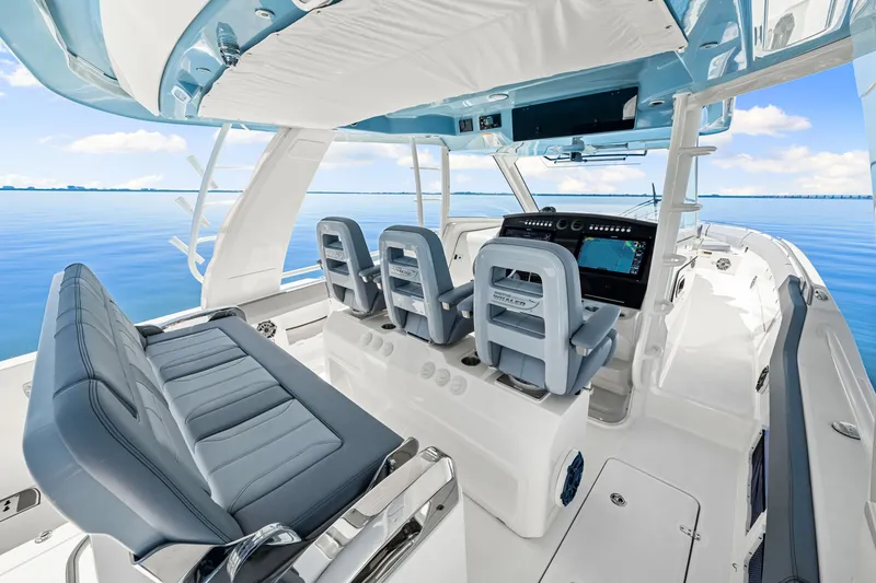 Slide: The Image of Boston Whaler 420 Outrage 2025 - 46