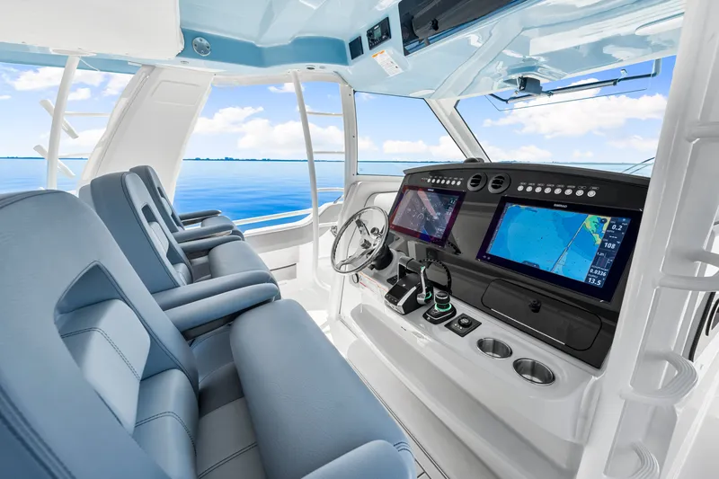 Slide: The Image of Boston Whaler 420 Outrage 2025 - 52