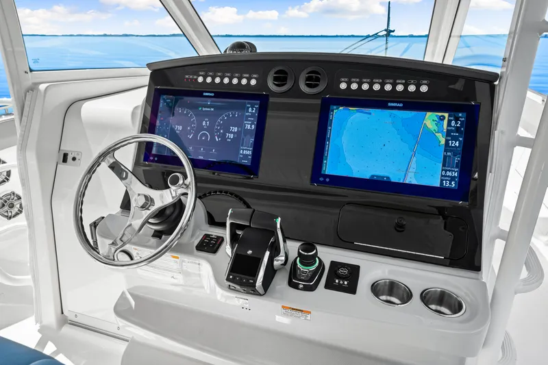 Slide: The Image of Boston Whaler 420 Outrage 2025 - 53