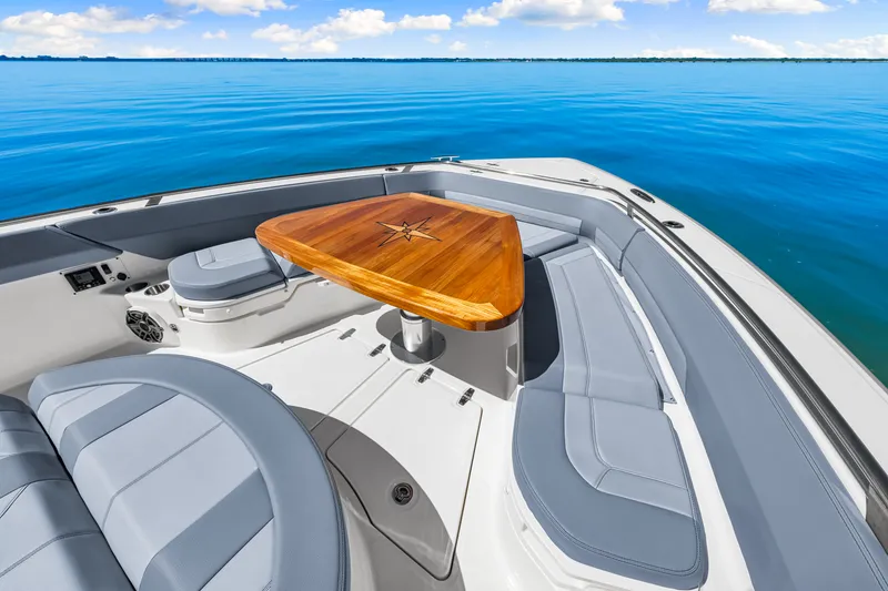 Slide: The Image of Boston Whaler 420 Outrage 2025 - 58