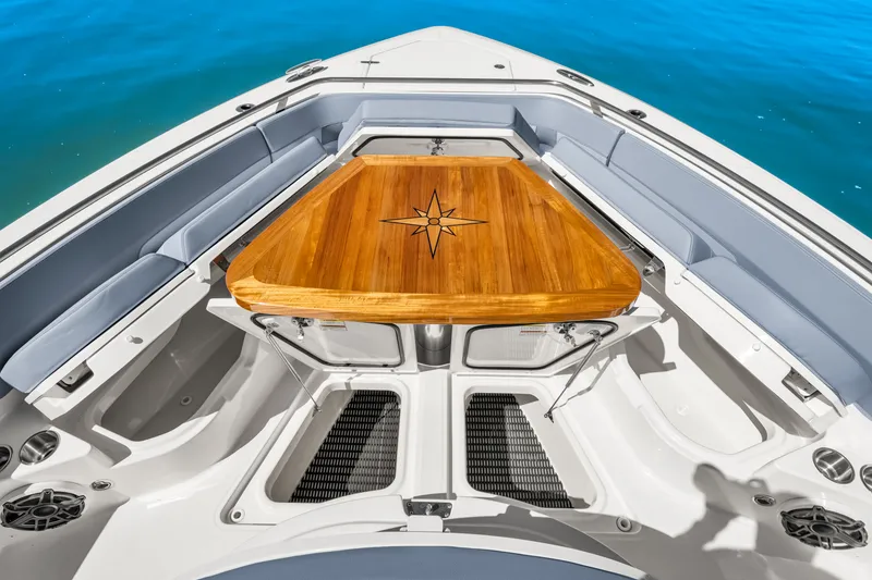 Slide: The Image of Boston Whaler 420 Outrage 2025 - 60