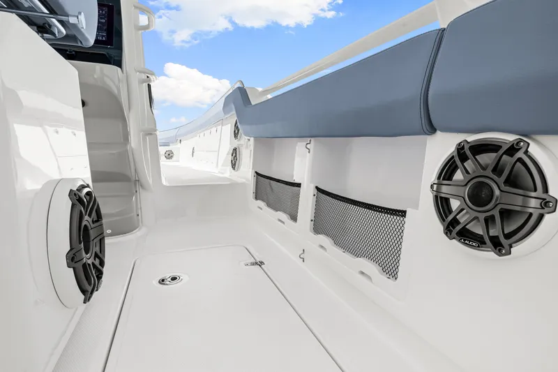 Slide: The Image of Boston Whaler 420 Outrage 2025 - 64