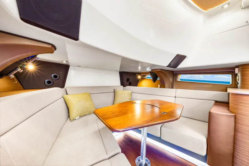 Slide: The Image of Boston Whaler 420 Outrage 2025 - 69