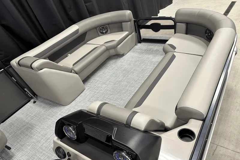 Slide: The Image of Premier 200 Sunscape 2025 - 12