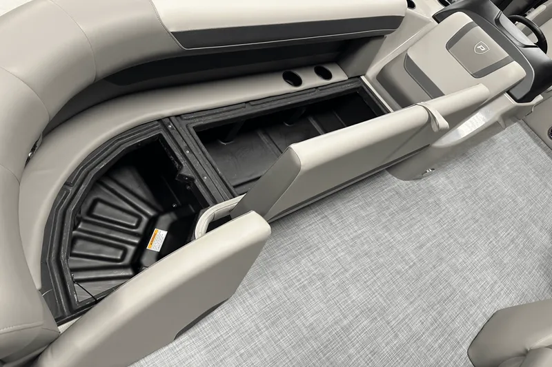 Slide: The Image of Premier 200 Sunscape 2025 - 70