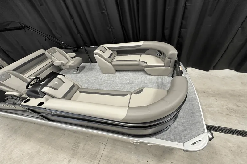 Slide: The Image of Premier 200 Sunscape 2025 - 9