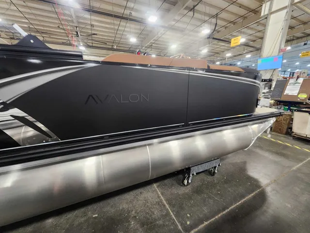 Slide: The Image of Avalon 2385 25 LSZ VRL 2026 - 2