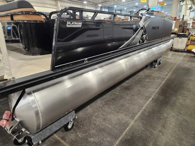 Slide: The Image of Avalon 2385 25 LSZ VRL 2026 - 8