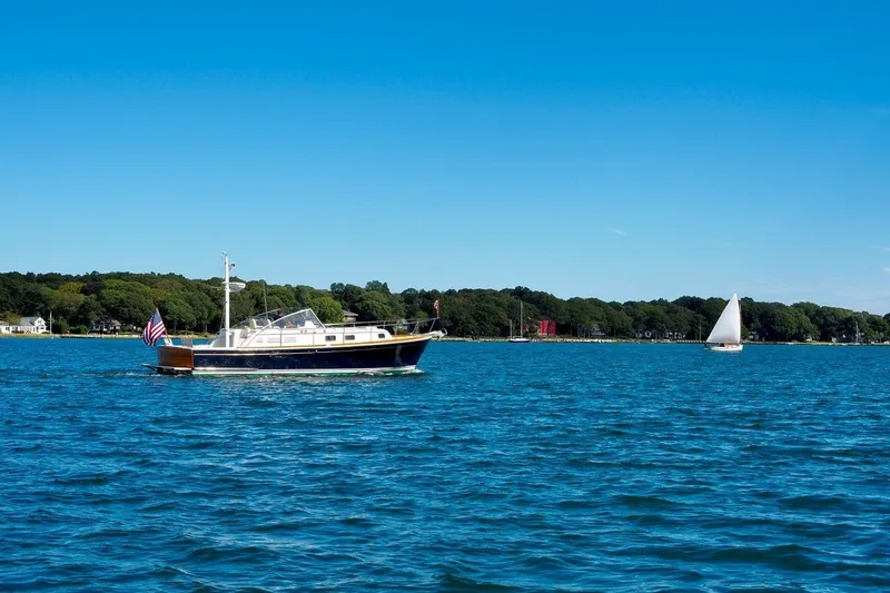 Slide: The Image of Grand Banks 38 Eastbay EX 1995 - 39